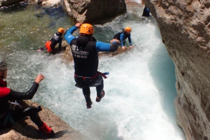Aquatic Hike - Gorges du Loup - Exploregion
