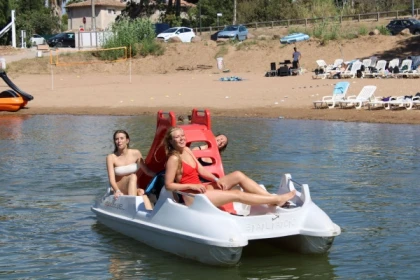 ARENA - Pedal boat rental on lake - Exploregion