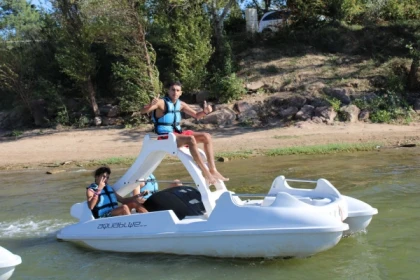 ARENA - Pedal boat rental on lake - Exploregion