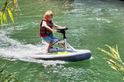Electric Jet Ski for Kids on the Agay River – Saint-Raphaël - Exploregion