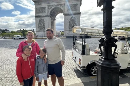 CHAMPS-ELYSEES EIFFEL TOWER (1h) - Exploregion