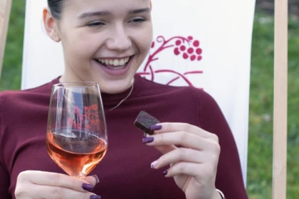 Wine and chocolat tasting at Chablis. - Exploregion