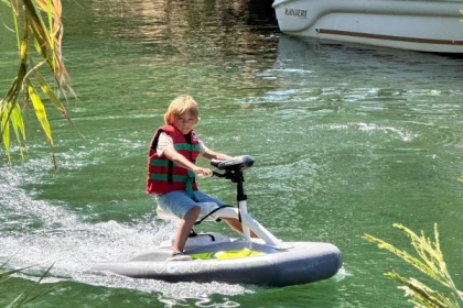 Electric Jet Ski for Kids on the Agay River – Saint-Raphaël - Exploregion