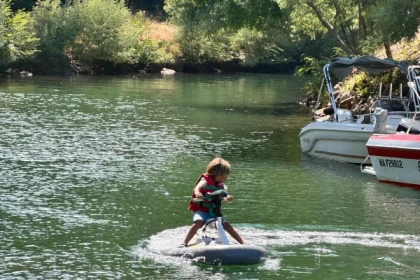 Electric Jet Ski for Kids on the Agay River – Saint-Raphaël - Exploregion