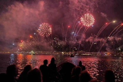 Fireworks catamaran - Exploregion