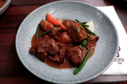 Gourmet food journey on the Dinner Hopping Bus - Exploregion