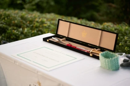 Guided Tour & Sabrage Experience - Exploregion