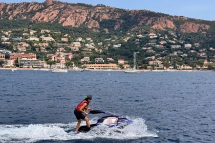 Unique Experience: Arm-Controlled Jet Skiing in Agay - Exploregion