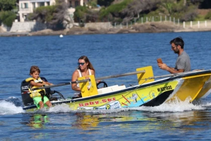 ISSAMBRES -  Baby water skiing 3-10 years old - Exploregion