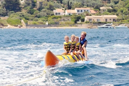NARTELLE -  Towed buoy ride - Exploregion