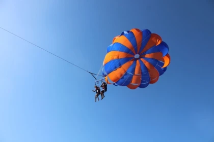 LA NARTELLE -  Parasailing - Exploregion