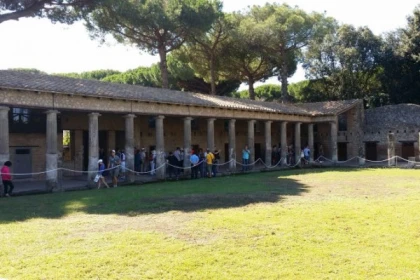 Tour Pompeii from Naples - Group Tour - Exploregion