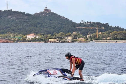 Unique Experience: Arm-Controlled Jet Skiing in Agay - Exploregion