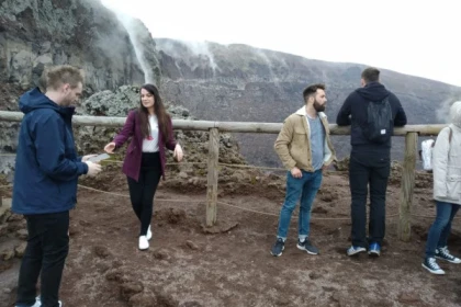 Vesuvius from Naples - Group Tour - Exploregion