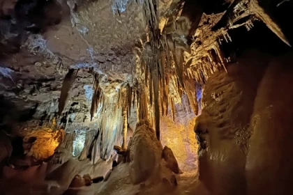 Self guided tour of the Obscure Baume - Exploregion