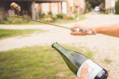 Learn to Saber champagne - Exploregion