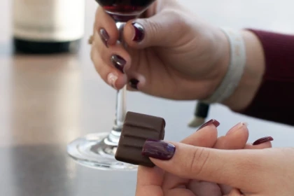 Wine and chocolat tasting at Chablis. - Exploregion