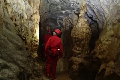 Speleology - Cave of La Mescla - Exploregion