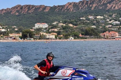 Unique Experience: Arm-Controlled Jet Skiing in Agay - Exploregion