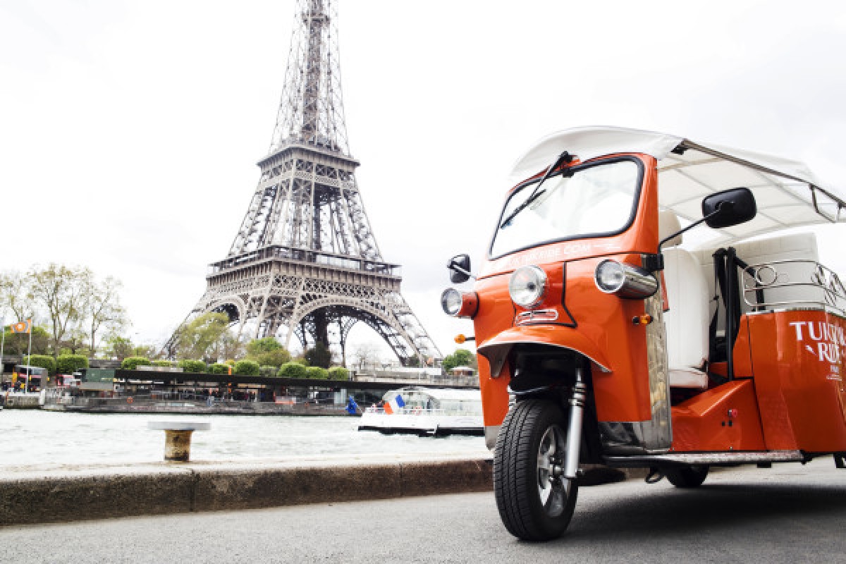 CHAMPS-ELYSEES EIFFEL TOWER (1h) - Exploregion