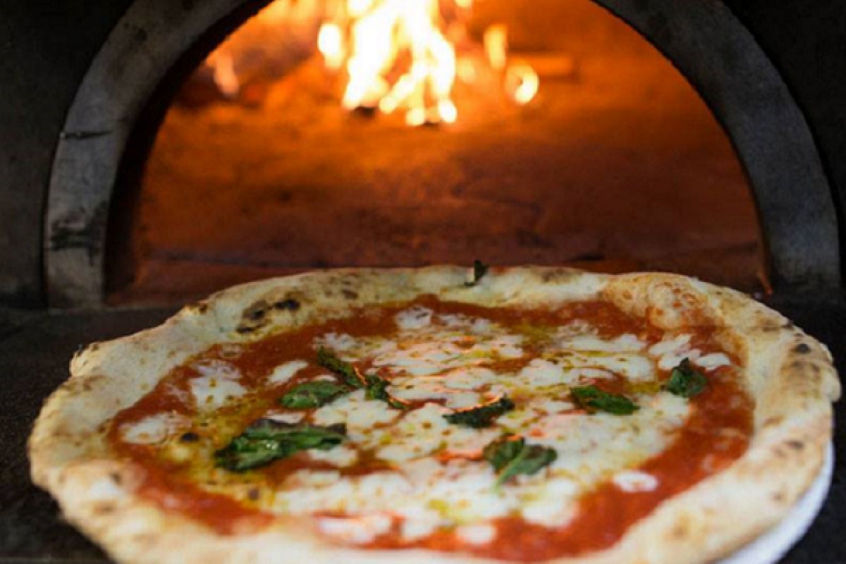 Naples Pizza Making Class - Exploregion