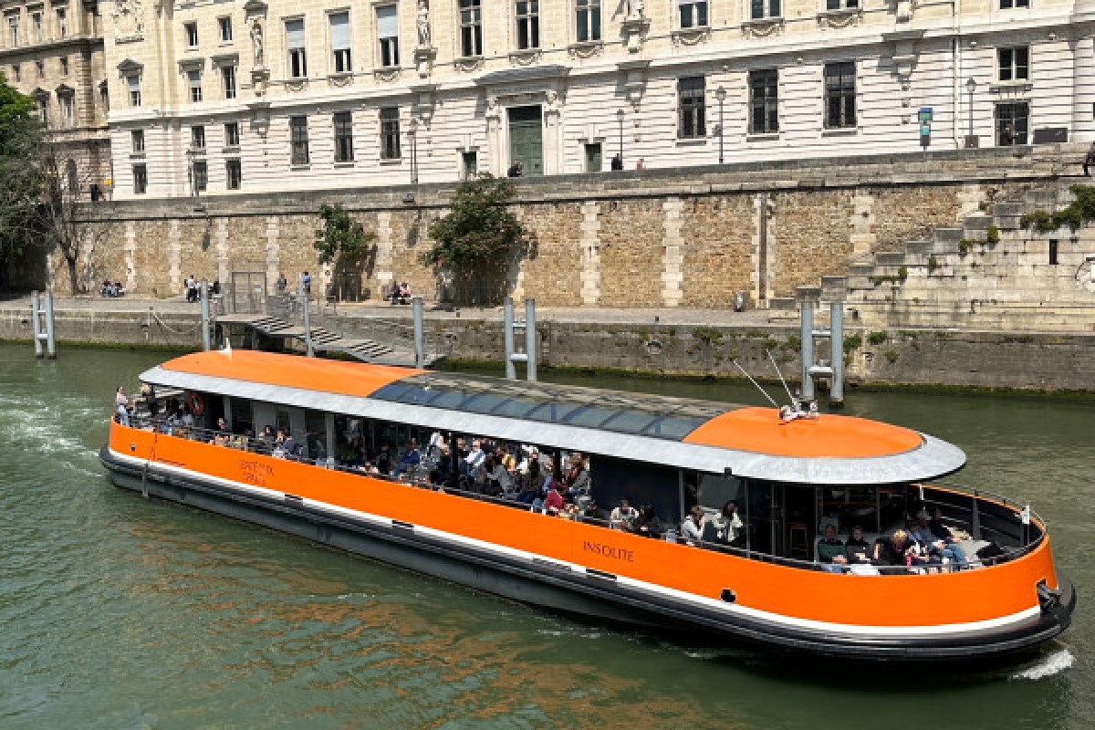 Unusual cruise on the Seine River - Exploregion