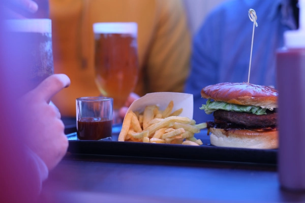 Experience American Food in an Authentic American School Bus - Exploregion Experience American Food in an Authentic American School Bus - Exploregion