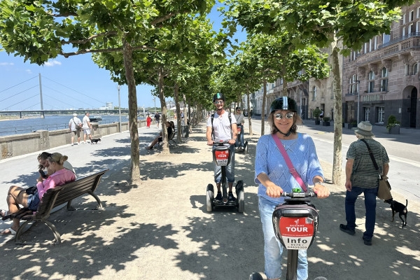 Segway Tours in Düsseldorf: XXL Tour - Exploregion