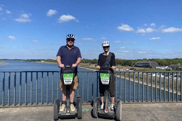 Segway Tours in Düsseldorf: XXL Tour - Exploregion
