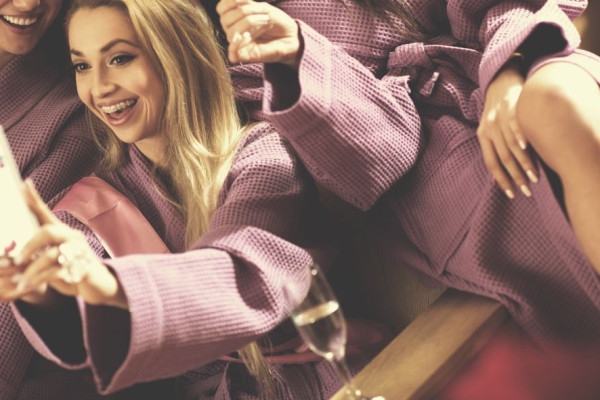 HEN PARTY CITY CHALLENGE TOURS - Exploregion