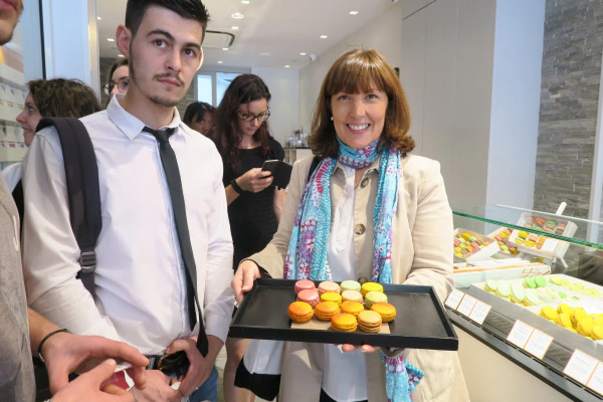 Food Tour in Paris - Chocolate and Pastry Tour - Exploregion
