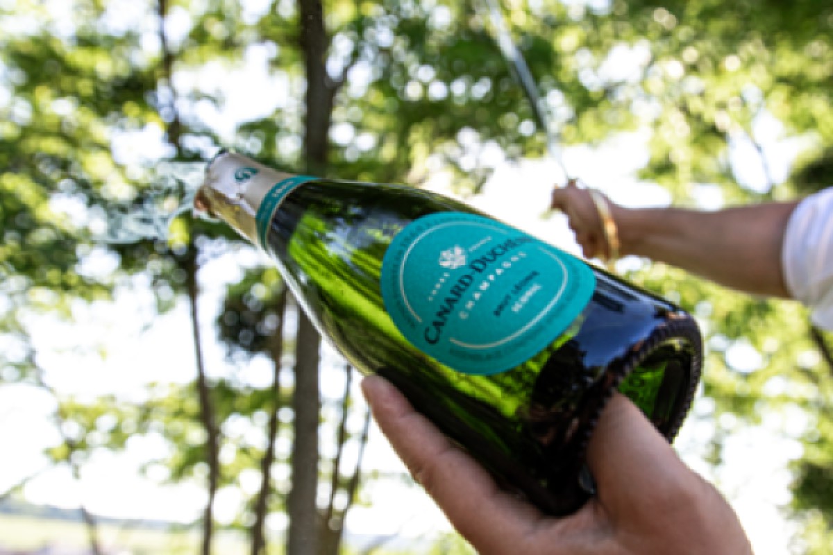 Introduction to Sabrage - Exploregion