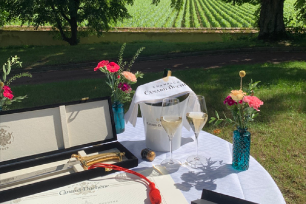 Introduction to Sabrage - Exploregion