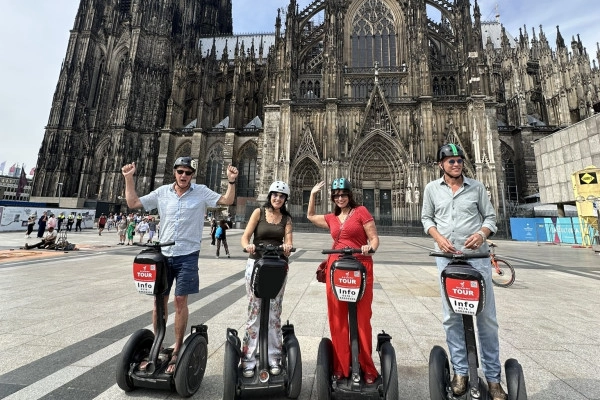 Krefeld: Elfrather Lake Tour (max. 120 min) - Exploregion
