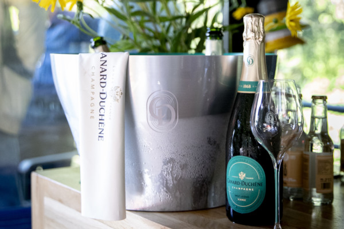 Léonie Tour - Maison Canard-Duchêne - Exploregion