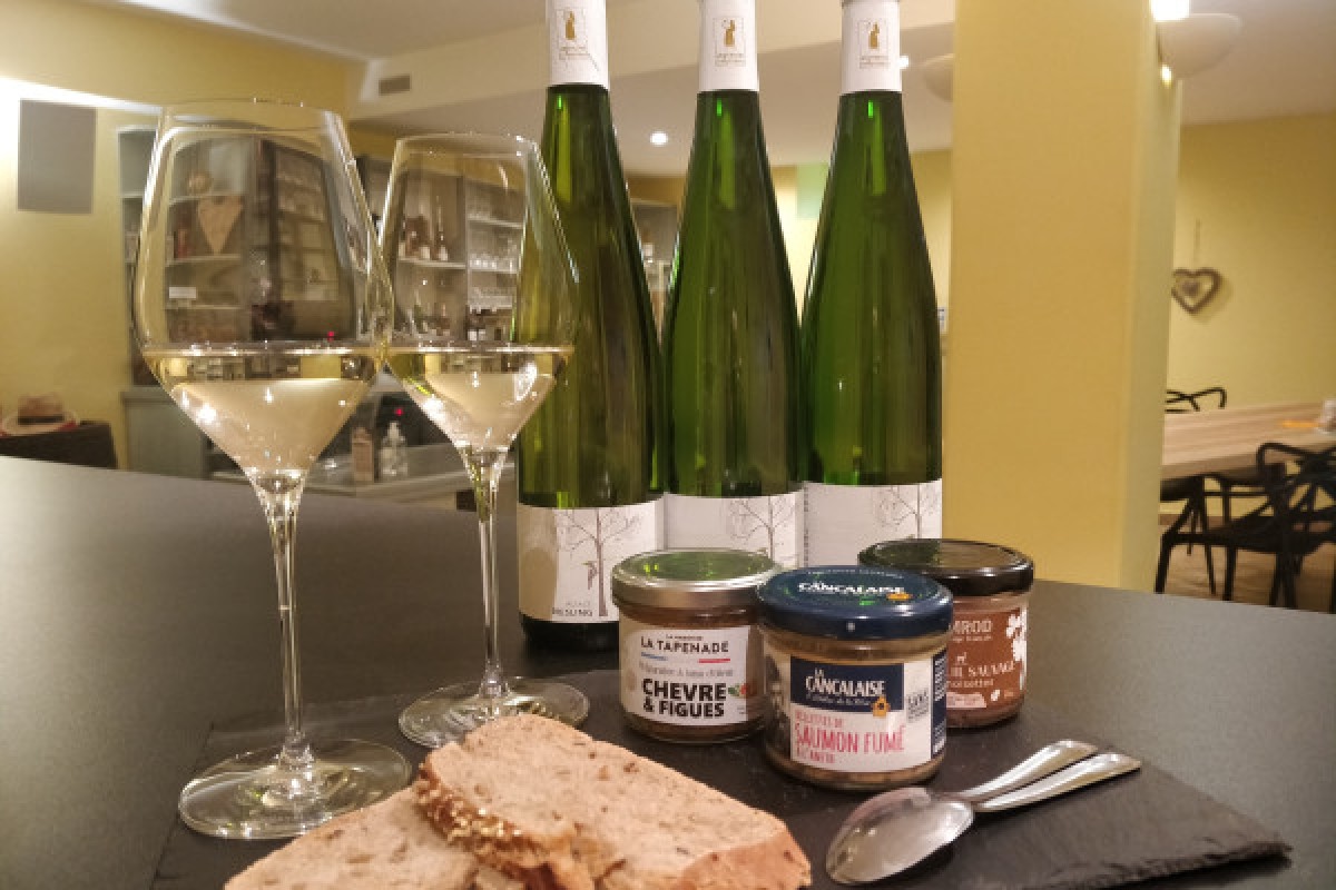 Senses on the edge: wine through smell and taste - Exploregion