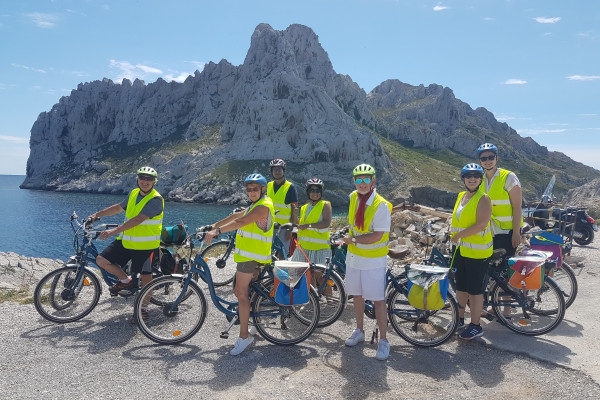 Marseille to Calanques EBike day tour - Exploregion