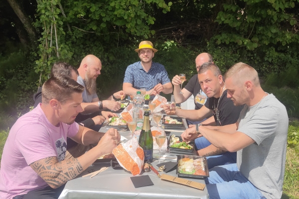 The must-see: Picnic and Champagne tasting - Exploregion