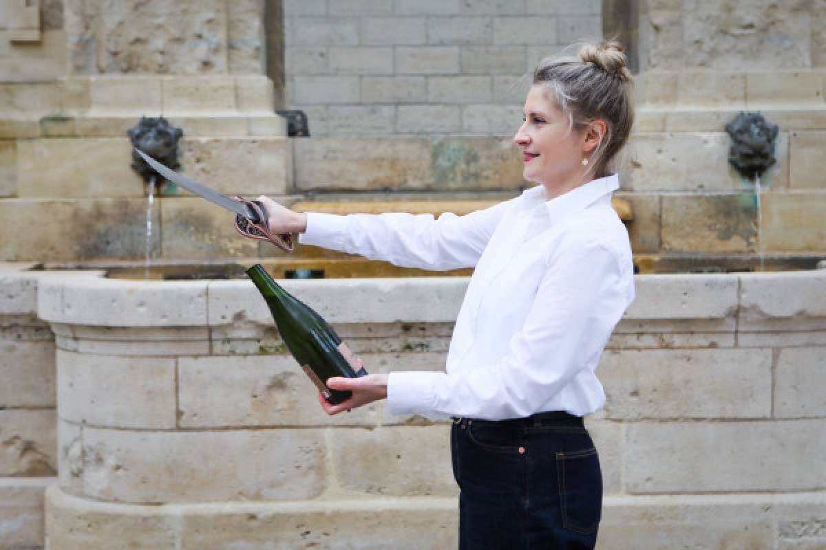 Champagne Sabrage: A Sparkling Experience! - Exploregion