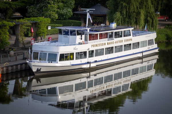 SPIRIT OF SCHENGEN  – Guided Tour of Schengen and the Historic Boat - Exploregion