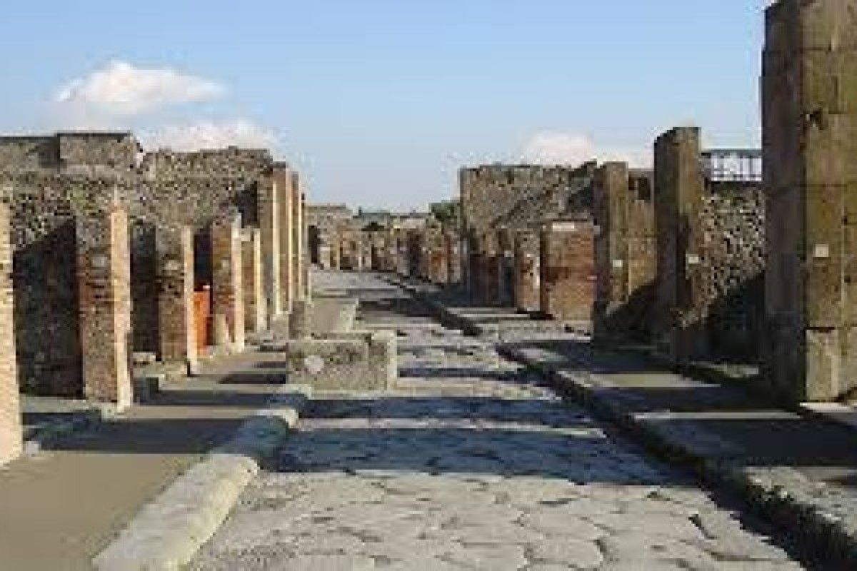 Tour Pompeii and Sorrento from Naples - Group Tour - Exploregion