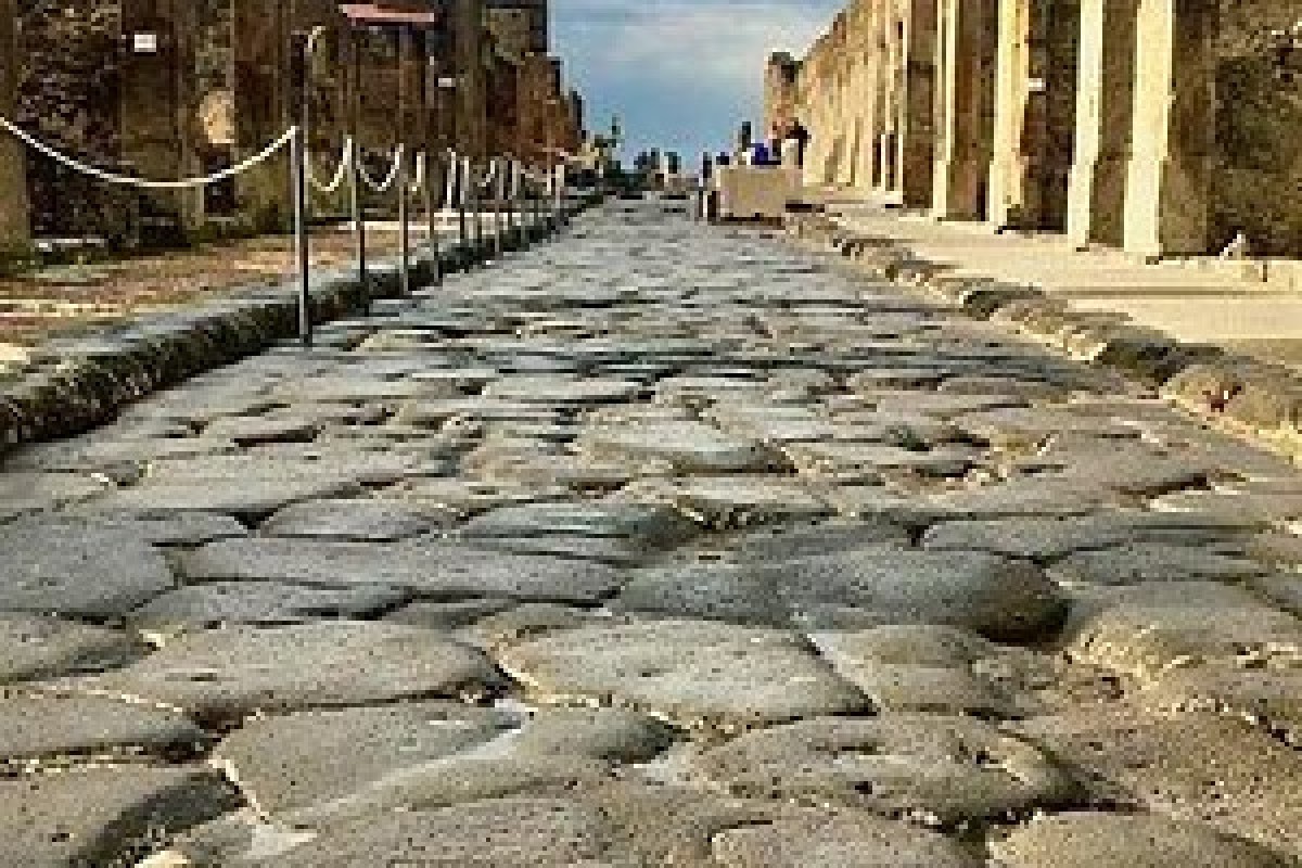 Tour Pompeii and Vesuvius with audioguide from Naples - Exploregion