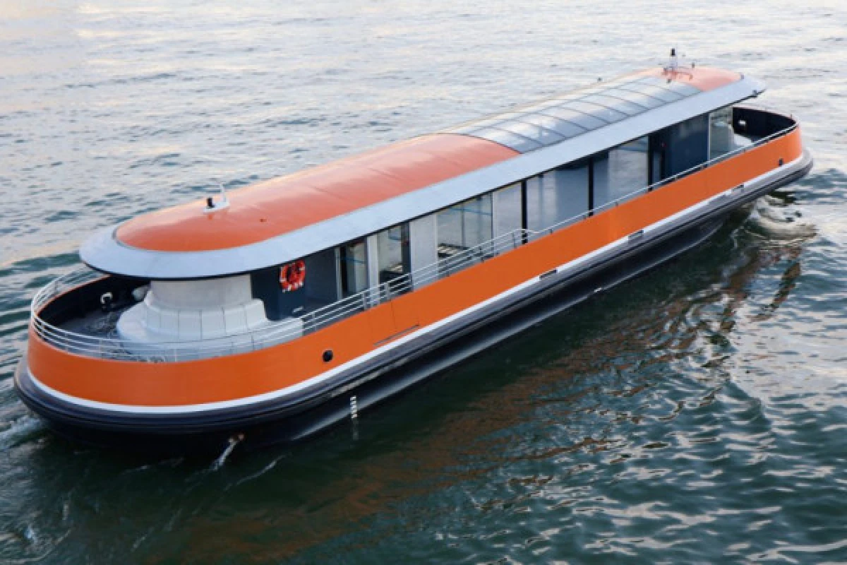 Unusual cruise on the Seine River - Exploregion