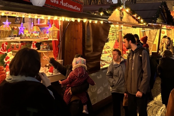 Unusual treasure hunt on the Christmas market (Riquewihr) - Exploregion