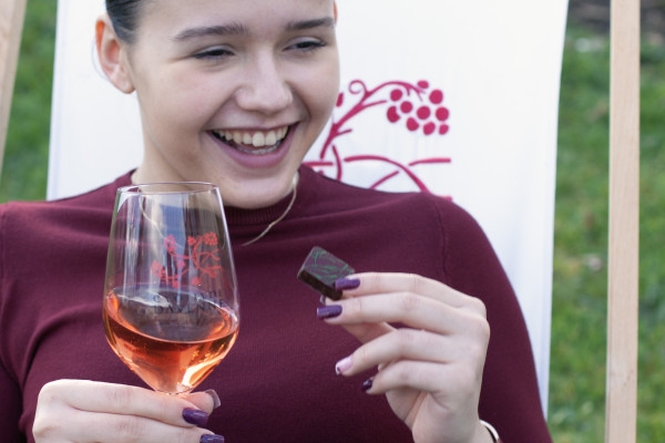 Wine and chocolat tasting at Chablis. - Exploregion